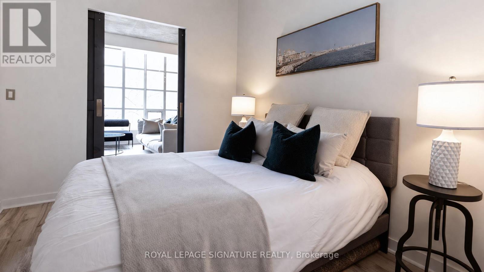 305 - 23 Brant Street, Toronto, Ontario  M5V 2L5 - Photo 9 - C12920074