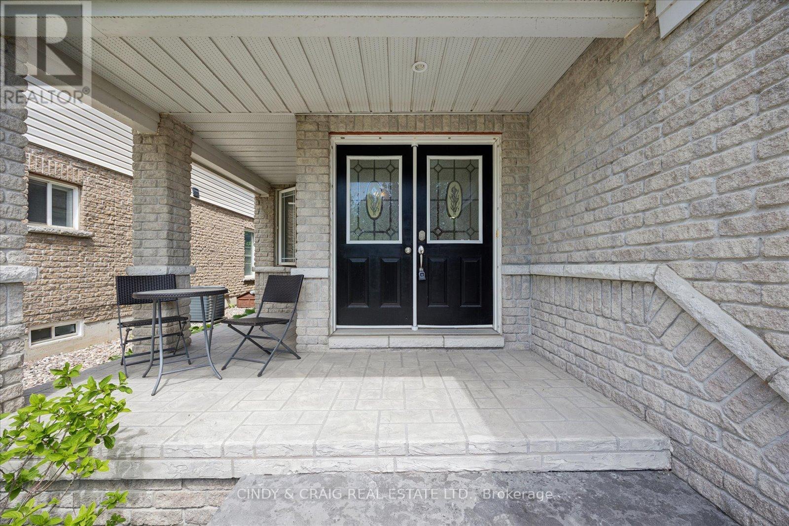 121 Fenning Drive, Clarington, Ontario  L1E 3H1 - Photo 2 - E13213274