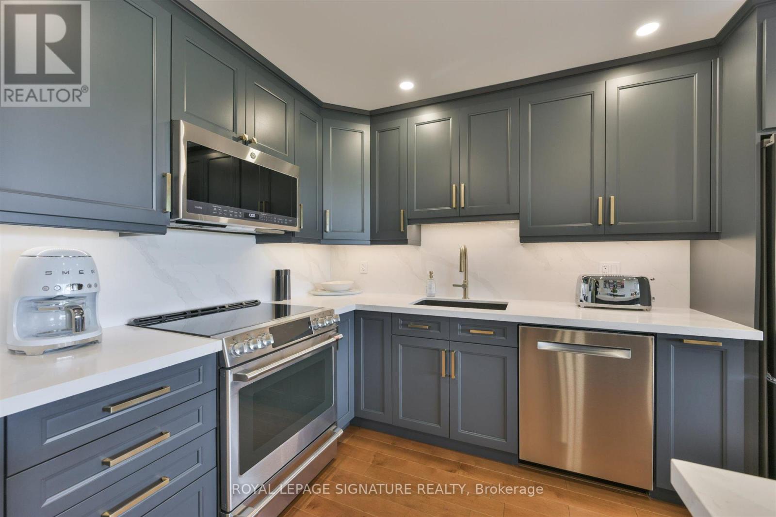 912 - 240 Scarlett Road, Toronto, Ontario  M6N 4X4 - Photo 4 - W13147970