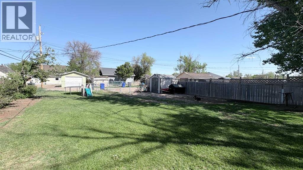 518 3 Street W, Bow Island, Alberta  T0K 0G0 - Photo 19 - A2315749