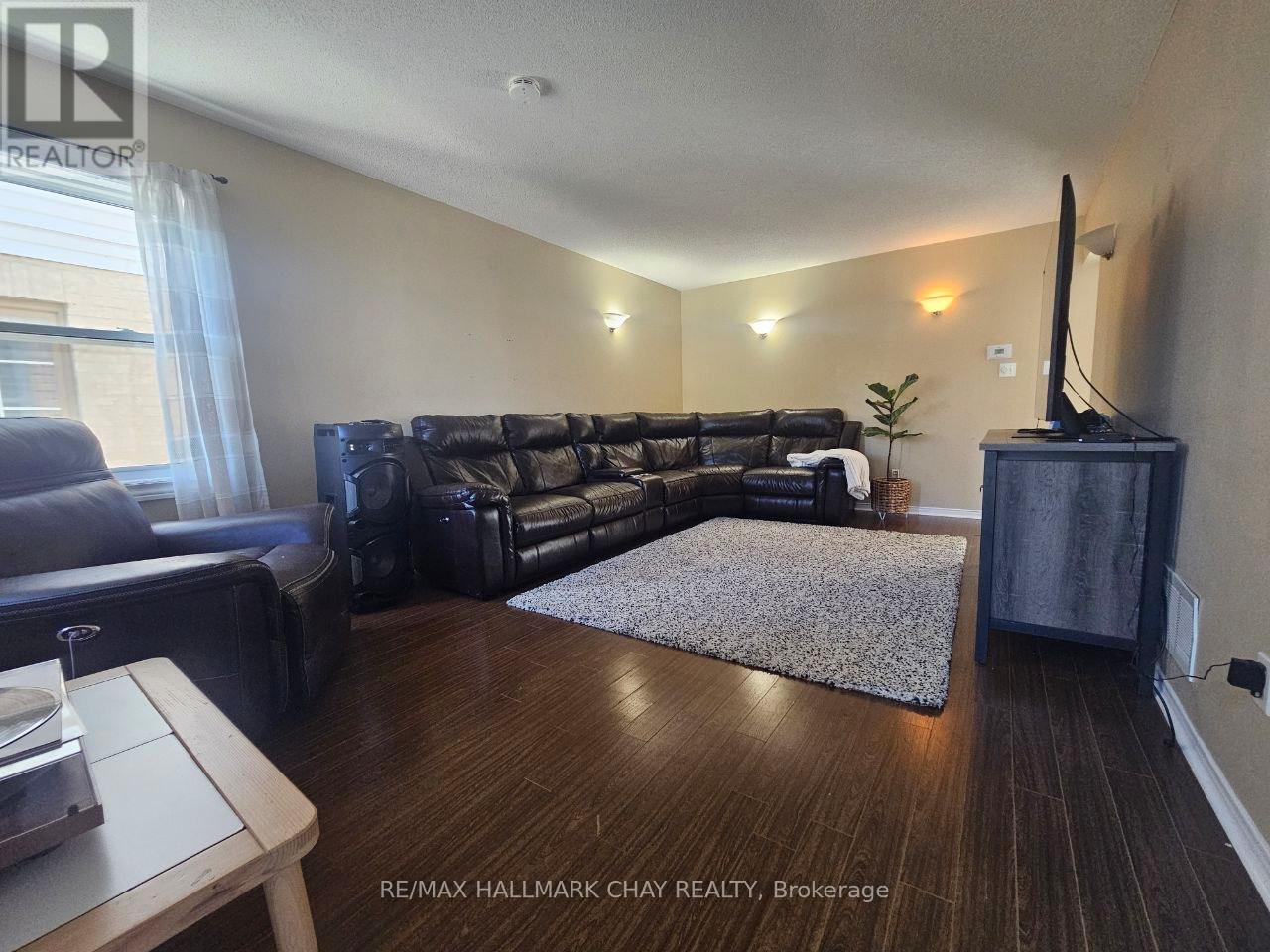 219 Wessenger Drive, Barrie, Ontario  L4N 8R4 - Photo 13 - S13042136