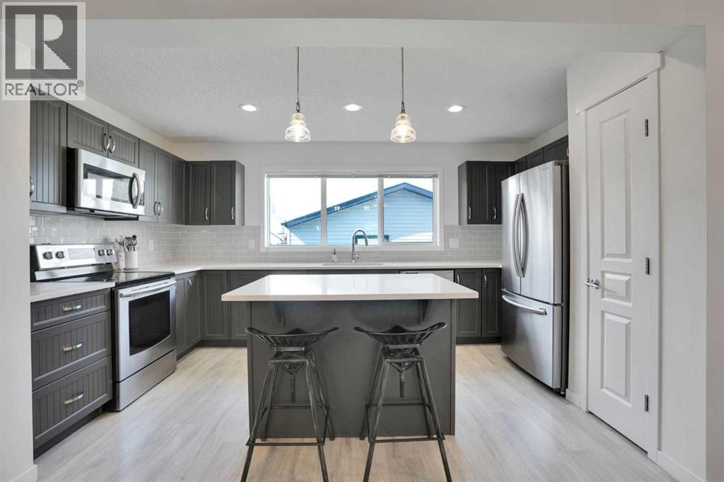 209 Copperpond Parade Se, Calgary, Alberta  T2Z 5B2 - Photo 9 - A2315772