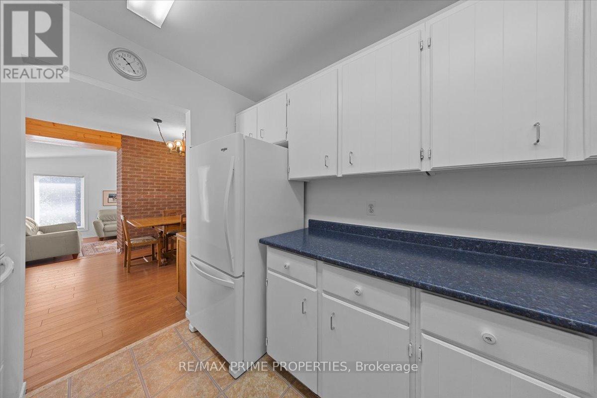1121 St Emmanuel Terrace, Ottawa, Ontario  K1C 2J6 - Photo 10 - X13213660