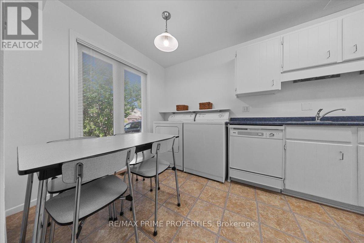 1121 St Emmanuel Terrace, Ottawa, Ontario  K1C 2J6 - Photo 12 - X13213660