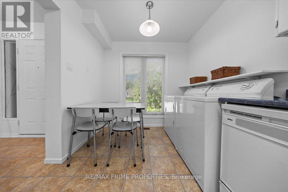1121 St Emmanuel Terrace, Ottawa, Ontario  K1C 2J6 - Photo 13 - X13213660