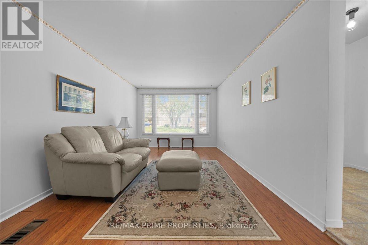 1121 St Emmanuel Terrace, Ottawa, Ontario  K1C 2J6 - Photo 7 - X13213660