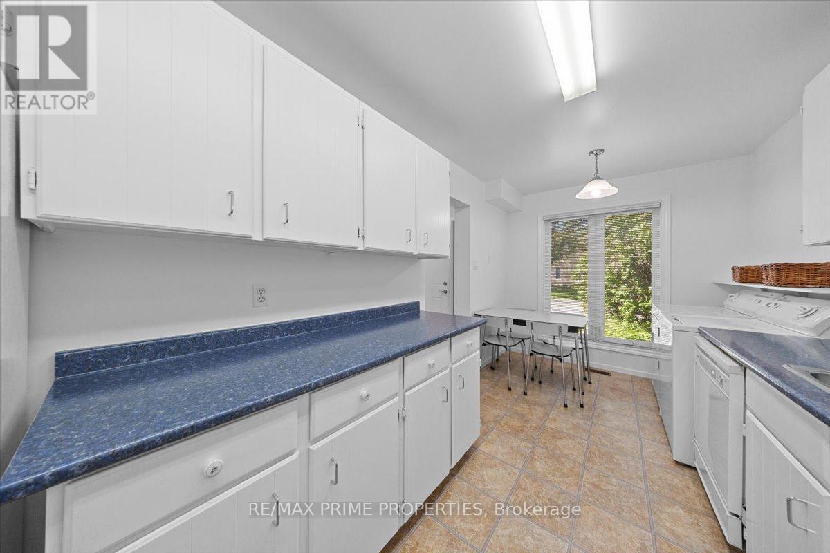 1121 St Emmanuel Terrace, Ottawa, Ontario  K1C 2J6 - Photo 9 - X13213660