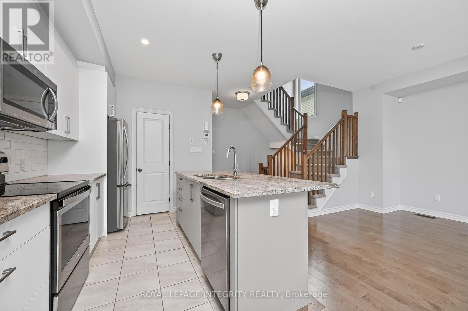 520 Stadacone Row, Ottawa, Ontario  K4A 1J8 - Photo 12 - X13213726