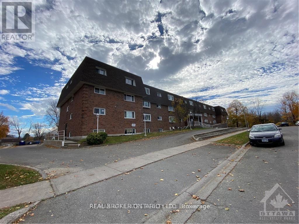 305 - 845 Kyle Court, Brockville, Ontario  K6V 6K7 - Photo 3 - X13213760