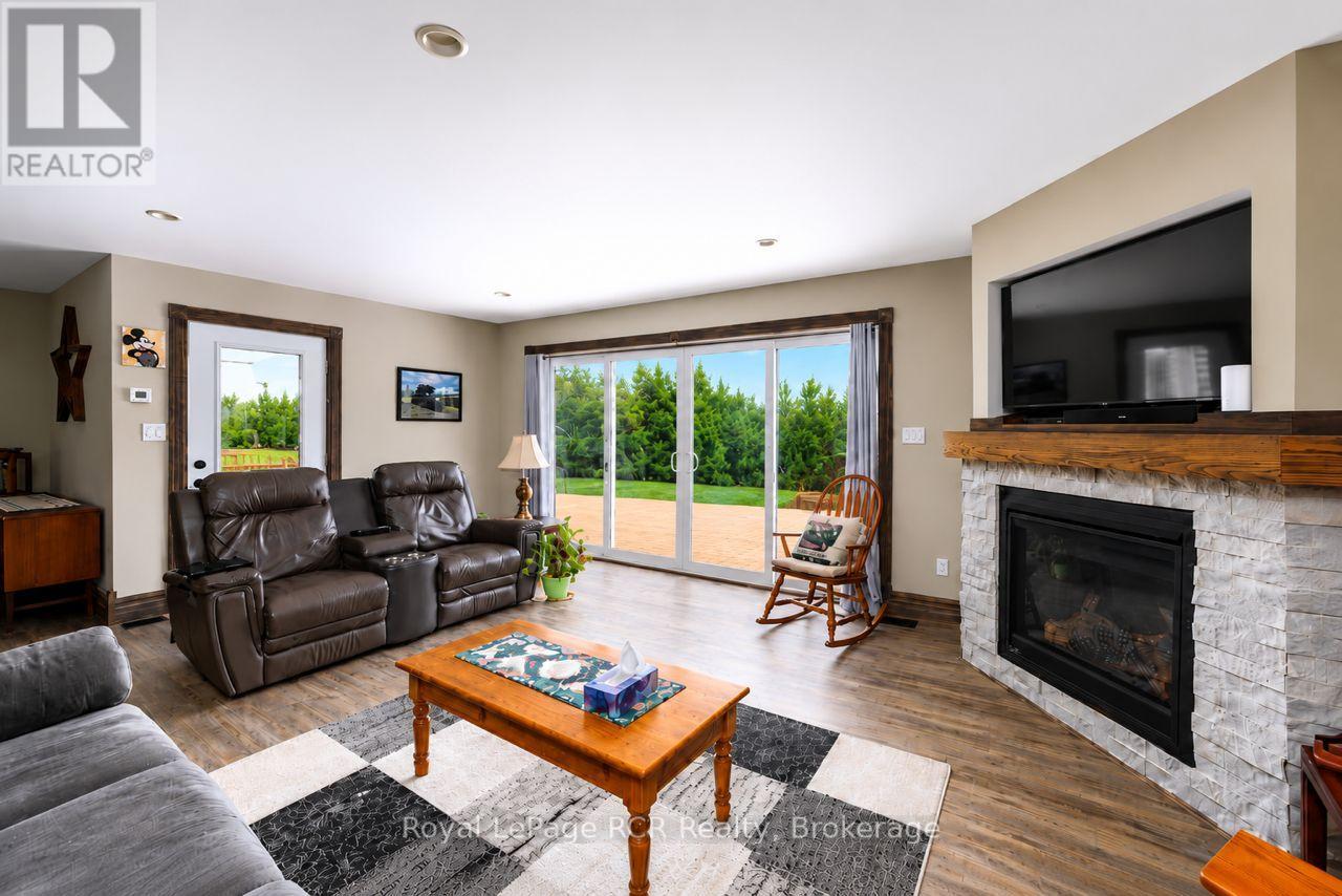 109 Highland Drive, West Grey, Ontario  N0C 1H0 - Photo 8 - X12862858