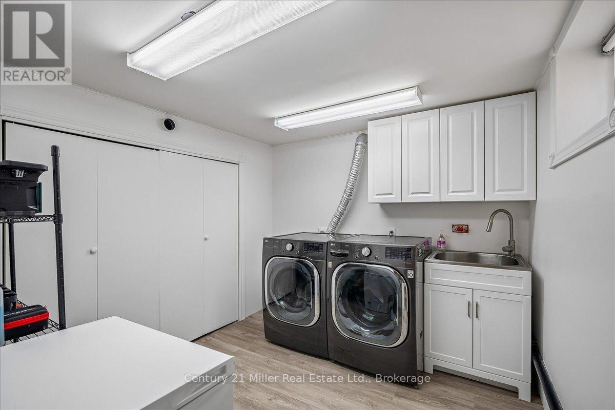 1583 Blanefield Road, Mississauga, Ontario  L5G 4H3 - Photo 38 - W13213546