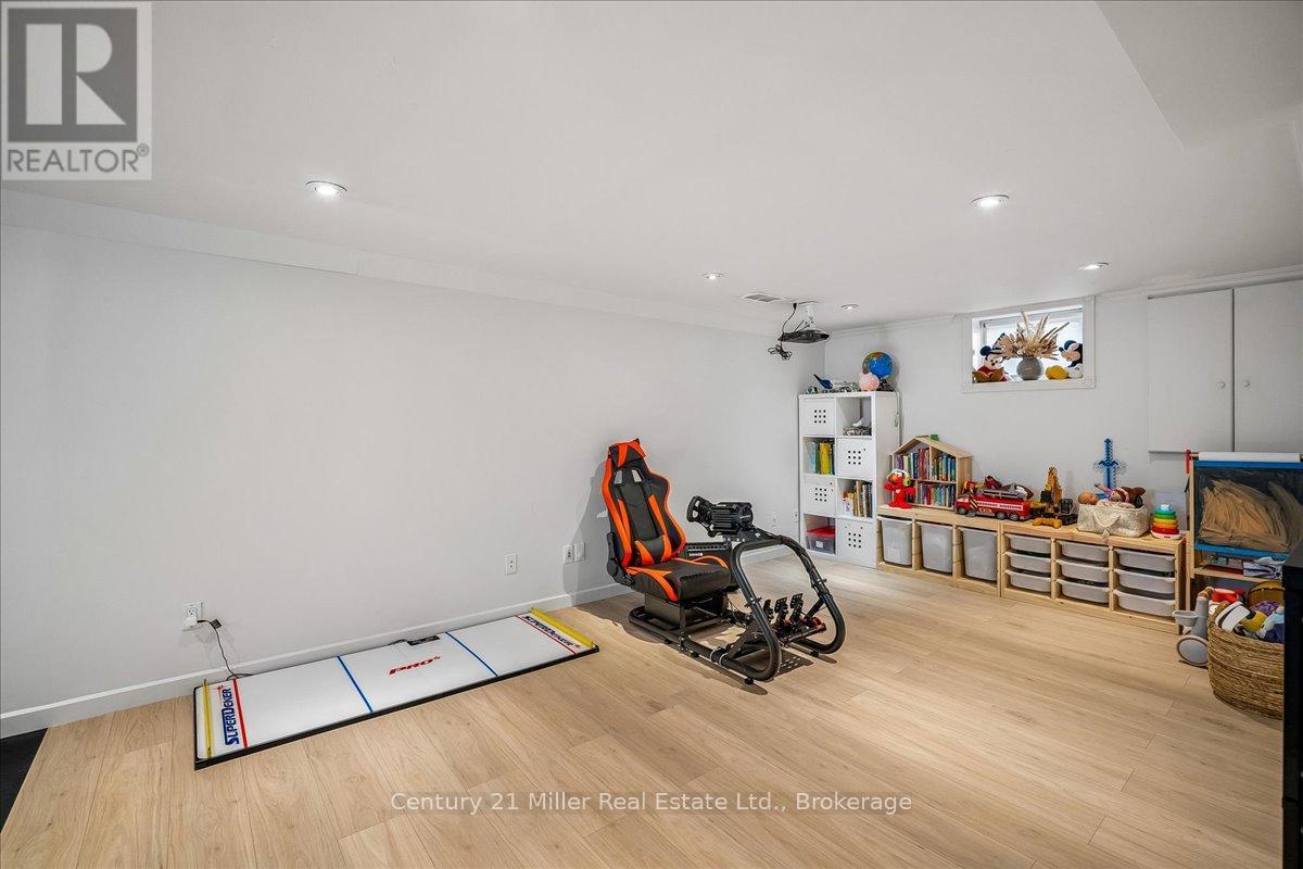 1583 Blanefield Road, Mississauga, Ontario  L5G 4H3 - Photo 39 - W13213546