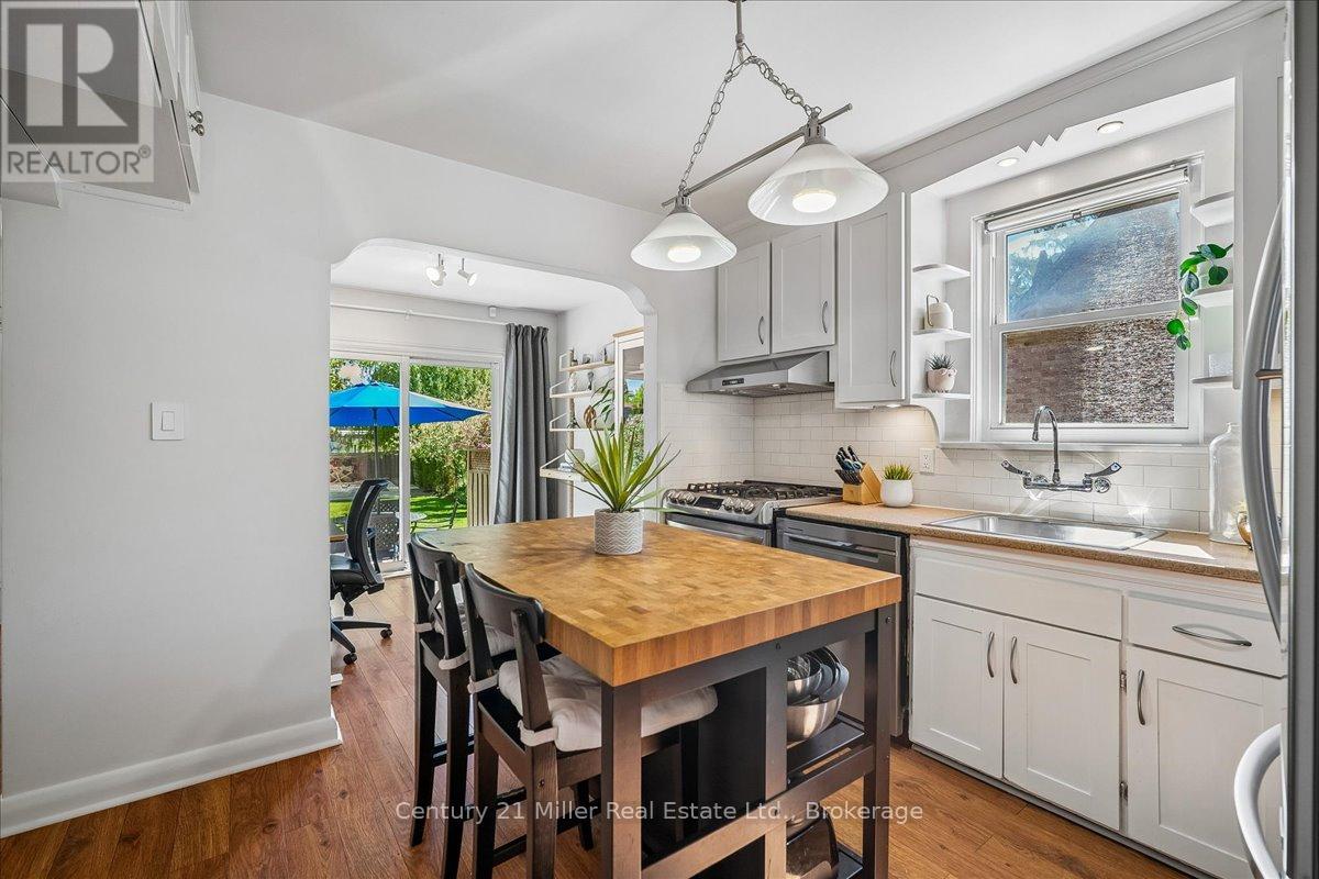 1583 Blanefield Road, Mississauga, Ontario  L5G 4H3 - Photo 4 - W13213546