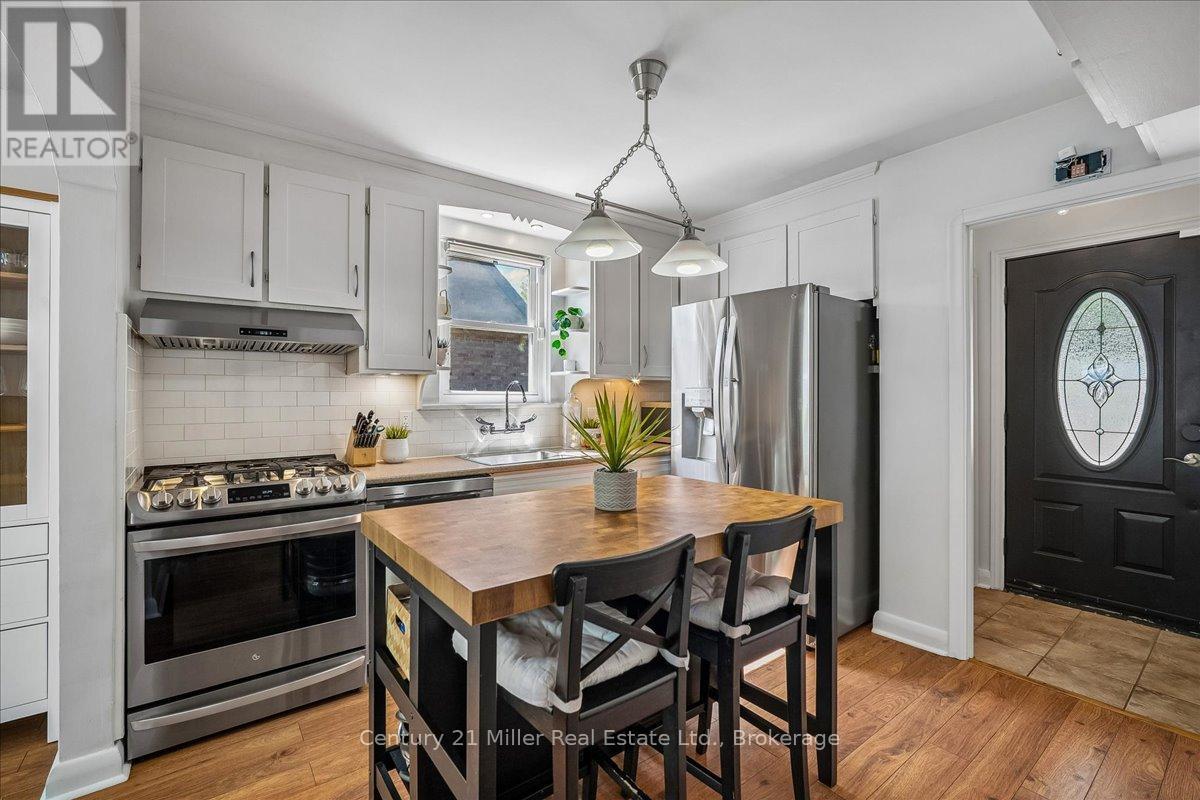 1583 Blanefield Road, Mississauga, Ontario  L5G 4H3 - Photo 5 - W13213546