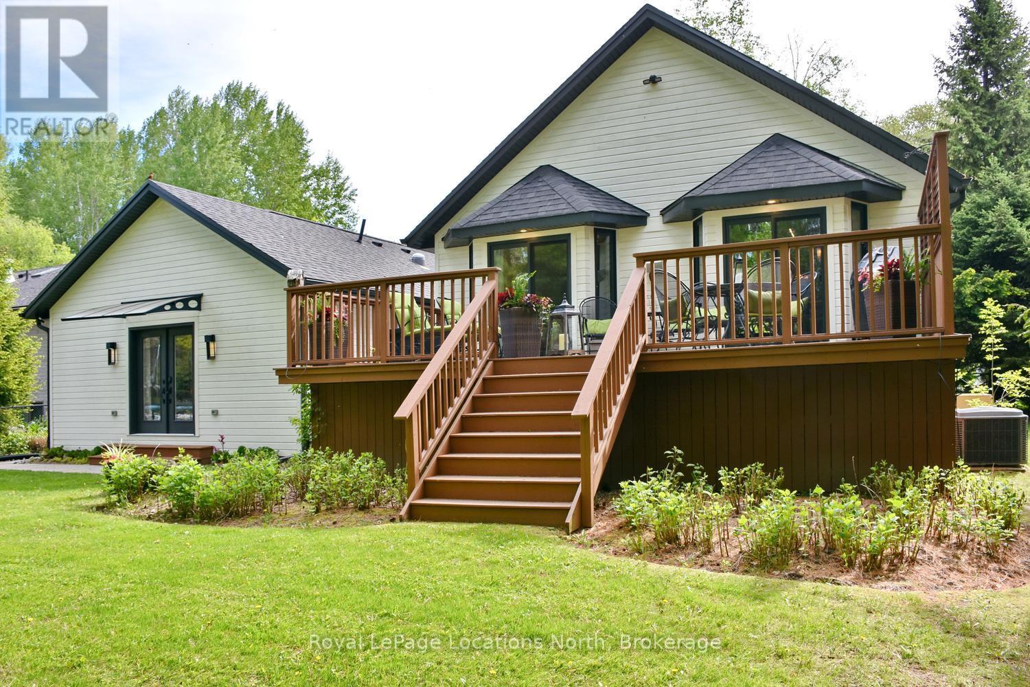 8 Hickory Street, Collingwood, Ontario L9Y 3E4 - Photo 2 - S13213462