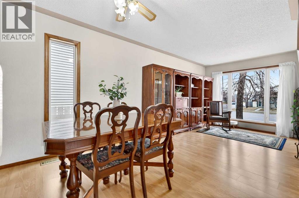 886 Erin Woods Drive Se, Calgary, Alberta  T2B 3C4 - Photo 20 - A2292202