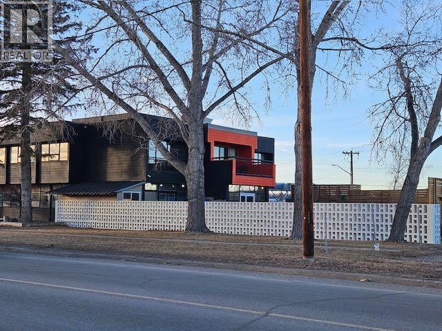 340 50 Avenue SE, Calgary, Alberta  T2G 2B1 - Photo 3 - A2293146