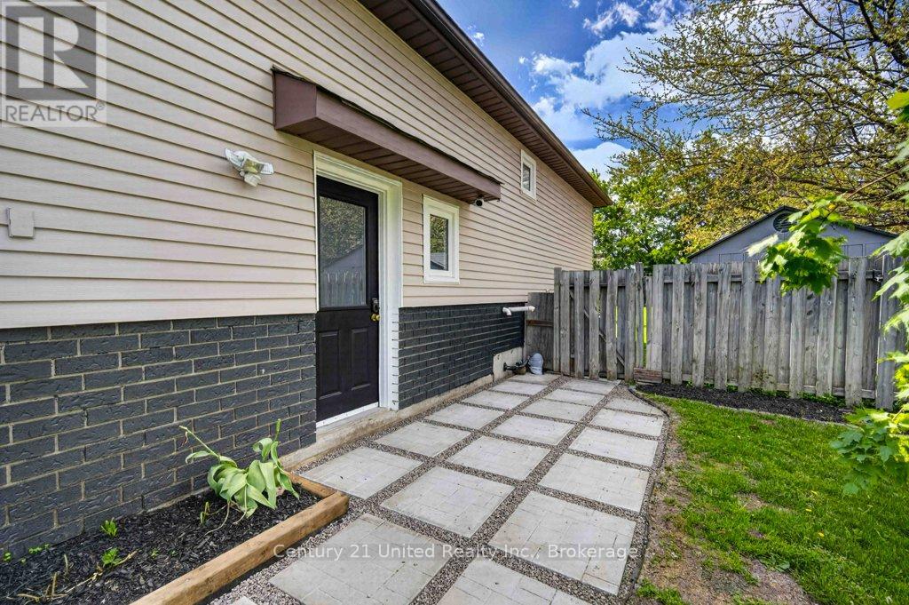 1255 Huntington Circle, Peterborough, Ontario  K9K 2B4 - Photo 3 - X13213802