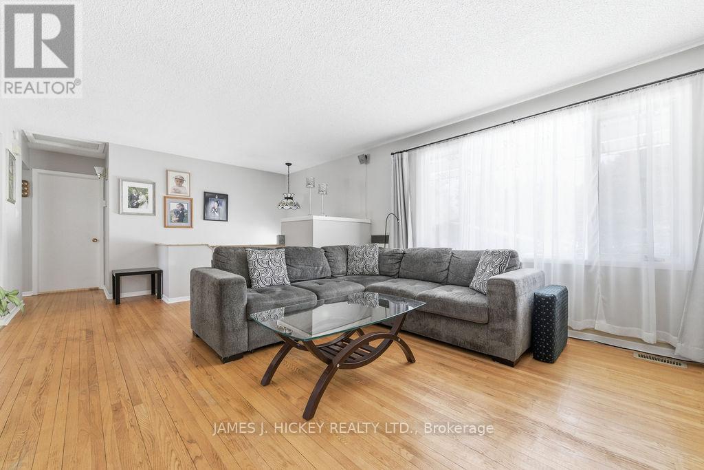 101 Frontenac Crescent, Deep River, Ontario  K0J 1P0 - Photo 15 - X12983754