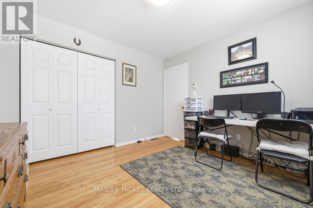 101 Frontenac Crescent, Deep River, Ontario  K0J 1P0 - Photo 22 - X12983754