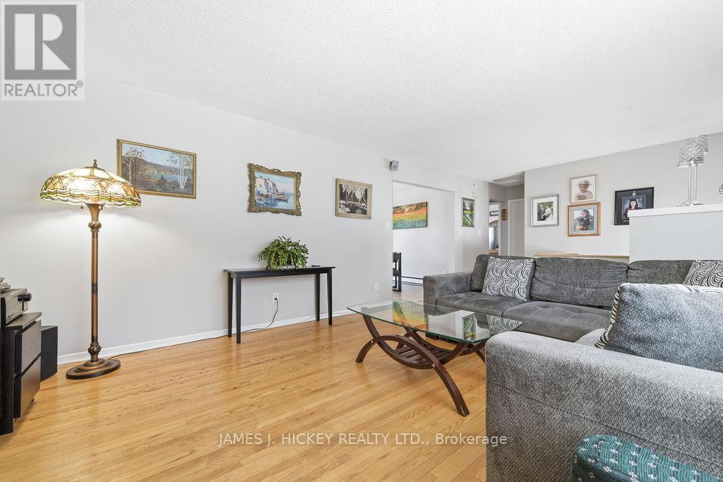 101 Frontenac Crescent, Deep River, Ontario  K0J 1P0 - Photo 17 - X12983754
