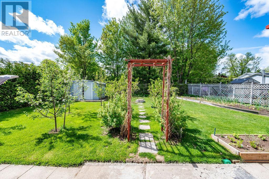 101 Frontenac Crescent, Deep River, Ontario  K0J 1P0 - Photo 41 - X12983754