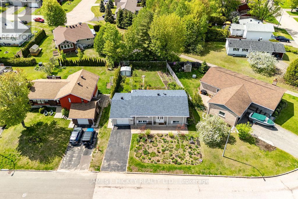 101 Frontenac Crescent, Deep River, Ontario  K0J 1P0 - Photo 45 - X12983754