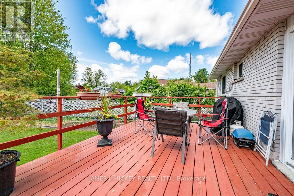 101 Frontenac Crescent, Deep River, Ontario  K0J 1P0 - Photo 44 - X12983754