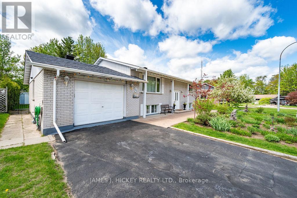 101 Frontenac Crescent, Deep River, Ontario  K0J 1P0 - Photo 49 - X12983754