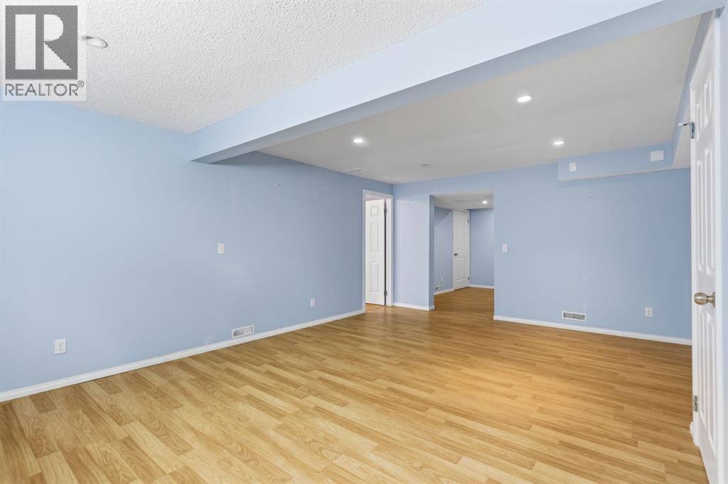 128 Valley Brook Circle Nw, Calgary, Alberta  T3B 5S2 - Photo 37 - A2312468