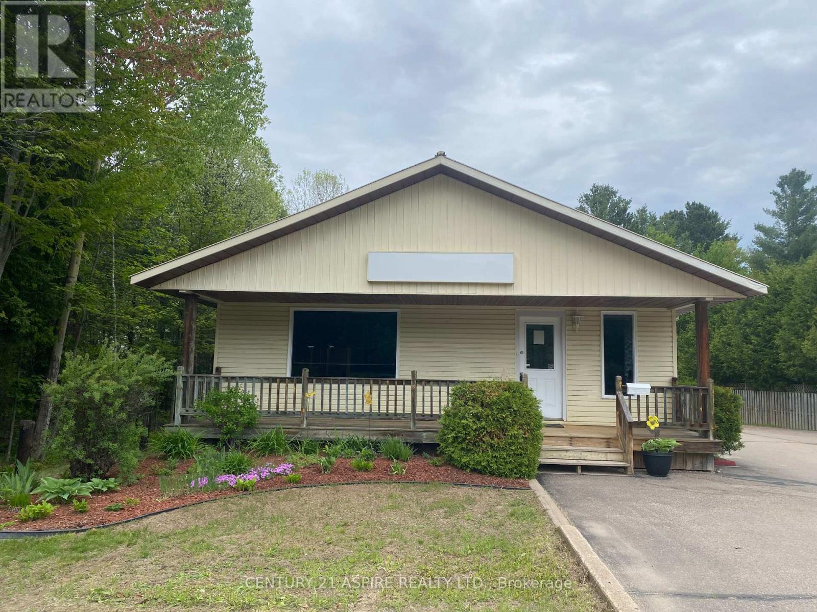 2889 PETAWAWA BOULEVARD, Petawawa, Ontario