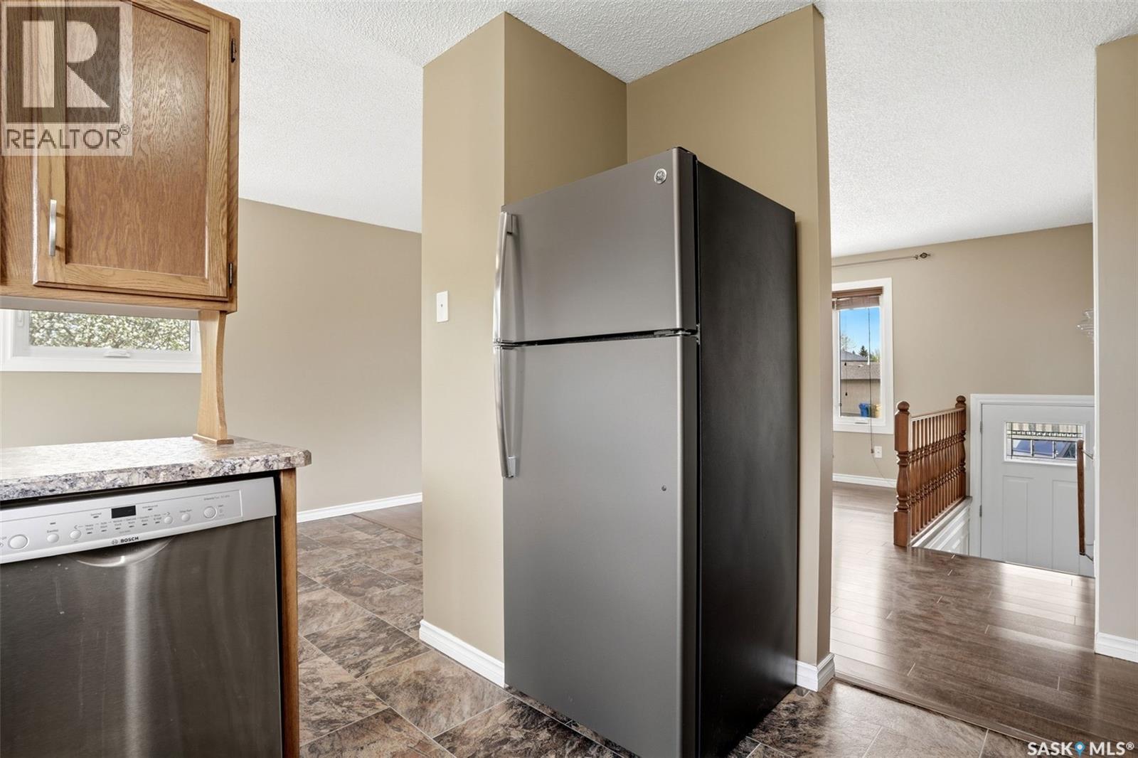 834 Erb Bay, Regina, Saskatchewan  S4N 7B1 - Photo 17 - SK037526