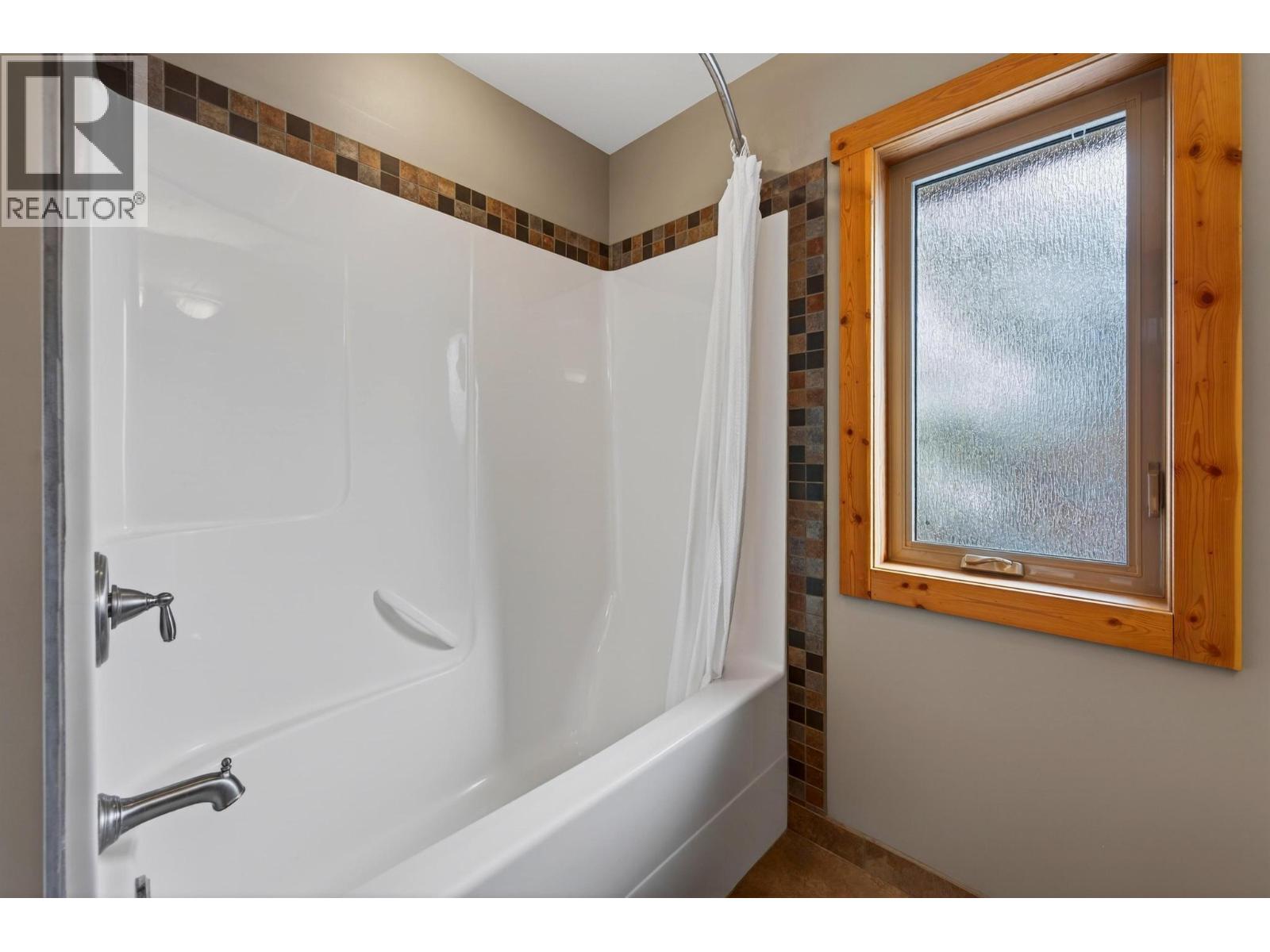 1417 Granite Drive, Golden, British Columbia  V0A 1H3 - Photo 17 - 10377381