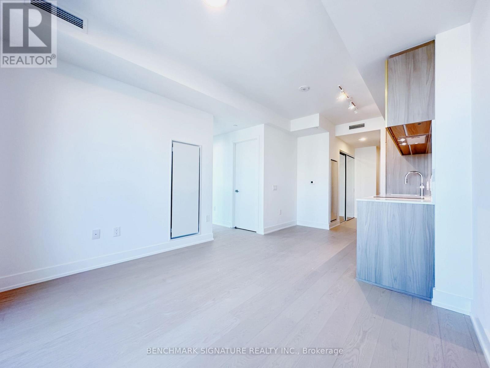 2005 - 36 Olive Avenue, Toronto, Ontario  M2N 0M4 - Photo 3 - C13213476