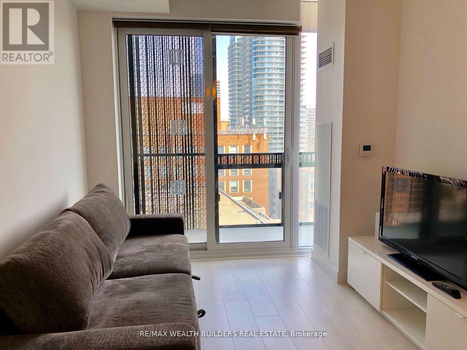 1010 - 8 Eglinton Avenue E, Toronto, Ontario  M4P 0C1 - Photo 2 - C13213594