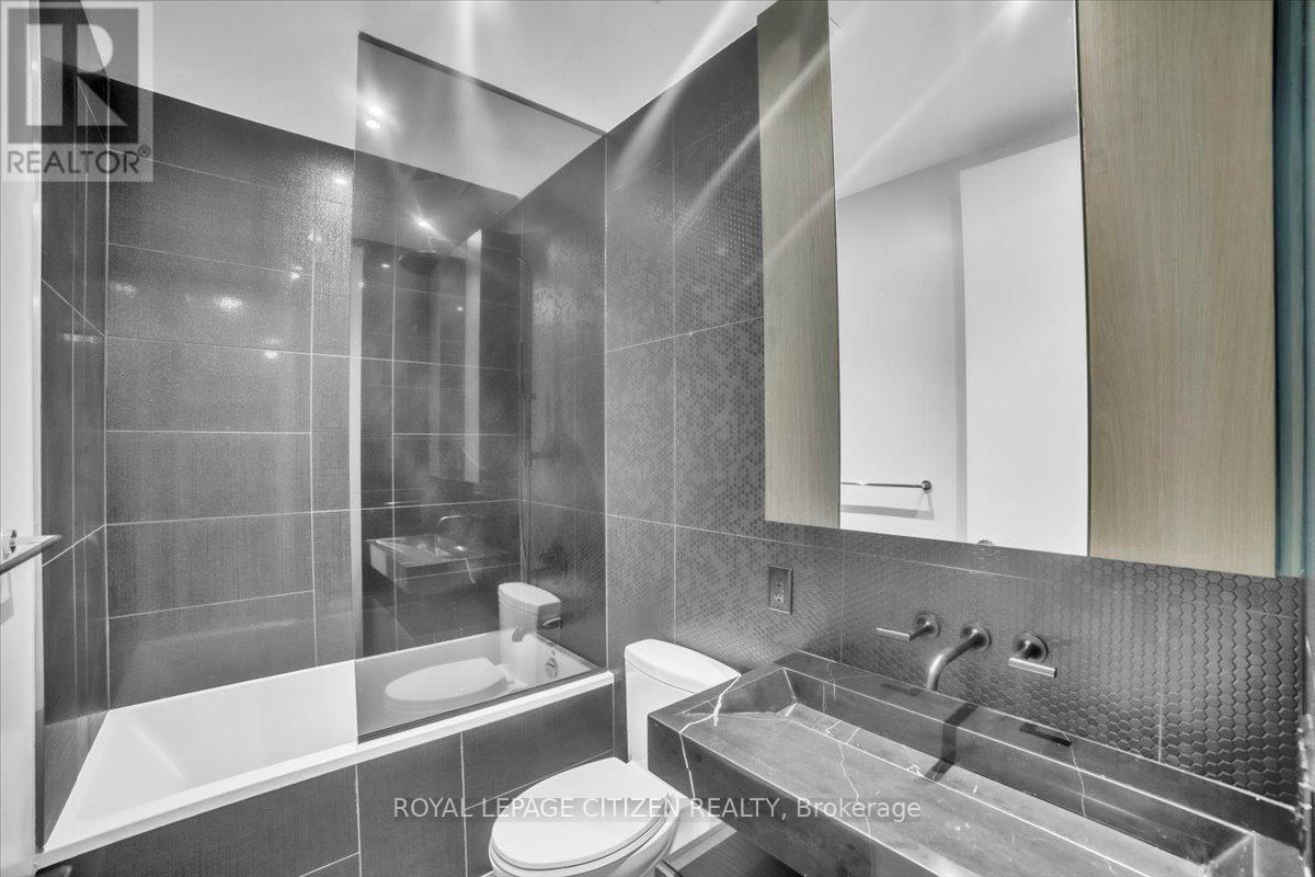 6007 - 11 Yorkville Avenue, Toronto, Ontario  M4W 1L2 - Photo 23 - C13213658