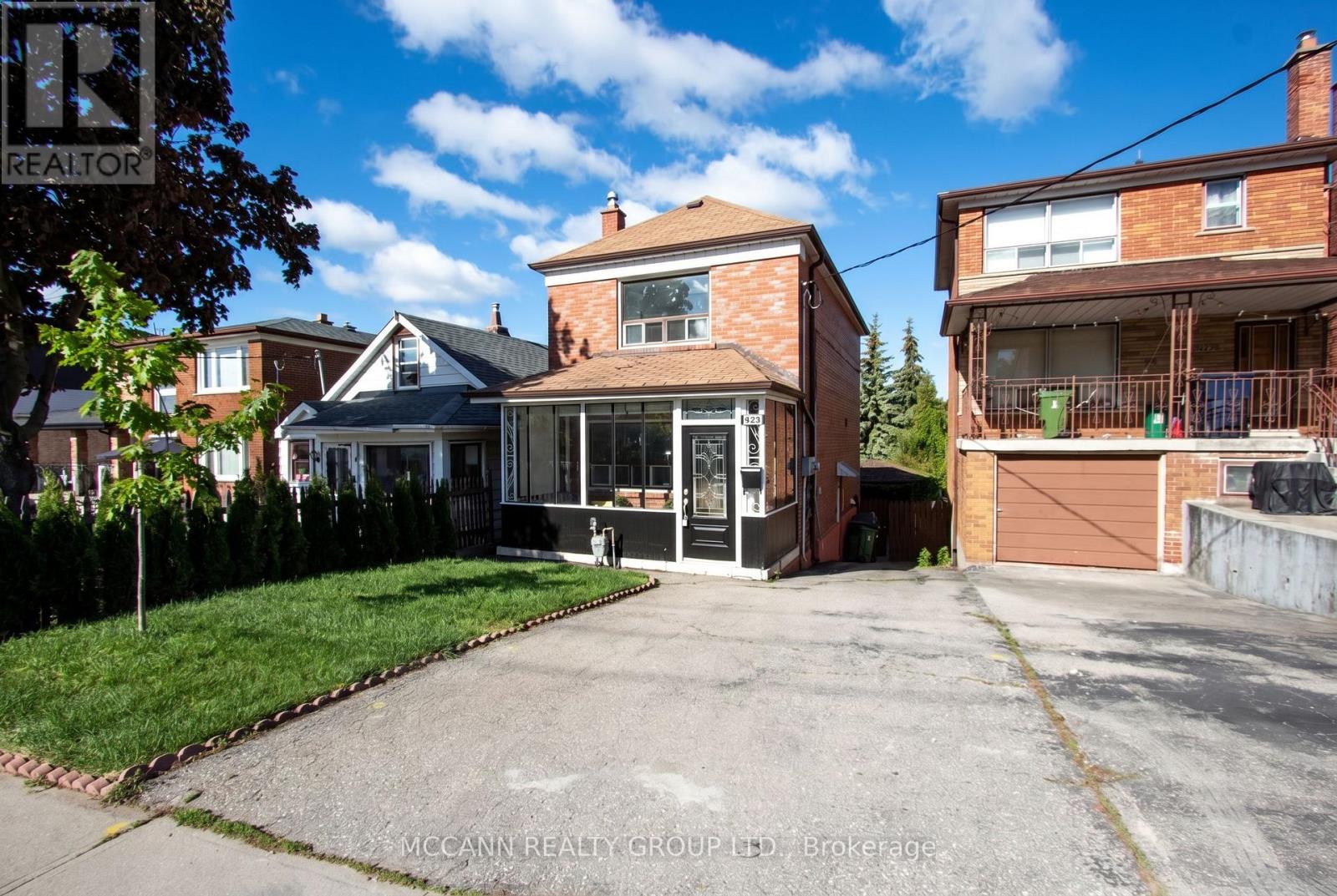 496 Northcliffe Boulevard, Toronto, Ontario  M6E 3L5 - Photo 3 - C13213674