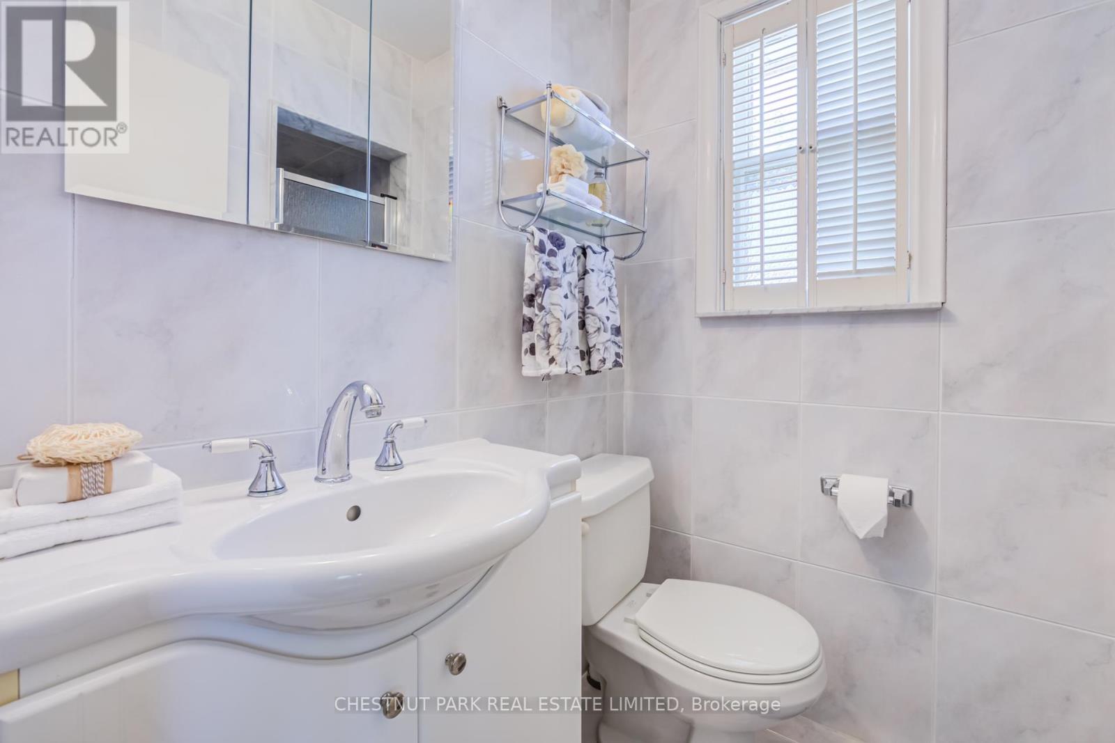 26 Hearthstone Crescent, Toronto, Ontario  M2R 1G3 - Photo 17 - C13213732