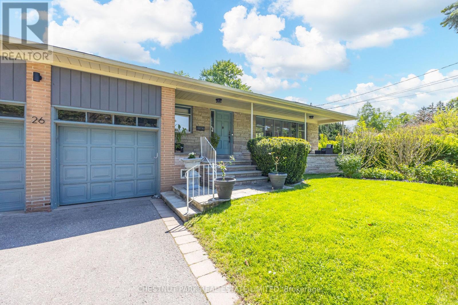 26 Hearthstone Crescent, Toronto, Ontario  M2R 1G3 - Photo 2 - C13213732