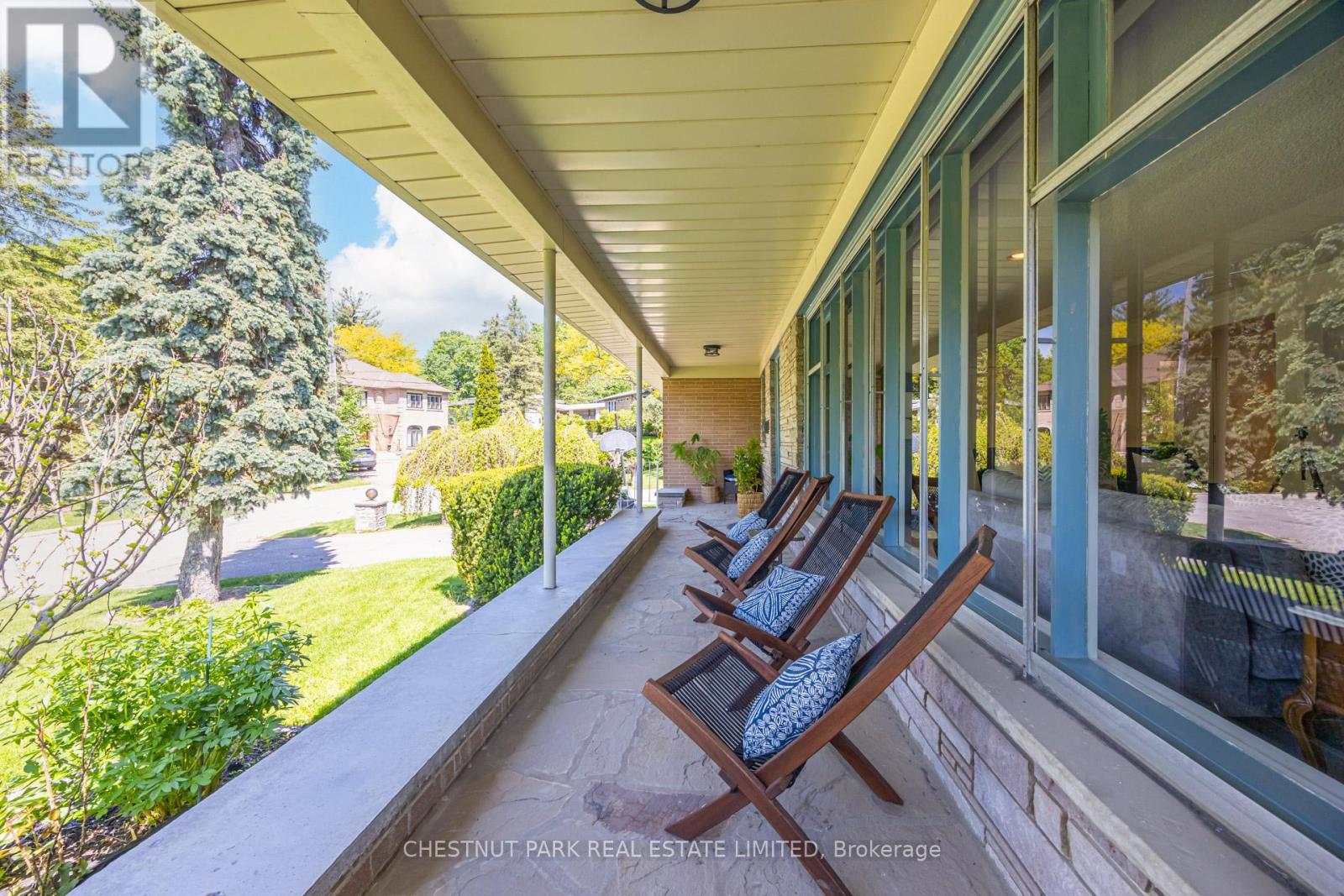 26 Hearthstone Crescent, Toronto, Ontario  M2R 1G3 - Photo 4 - C13213732