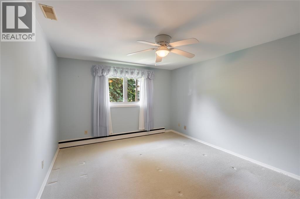572 Highbury Park, Sarnia, Ontario  N7V 2J9 - Photo 17 - 26010403
