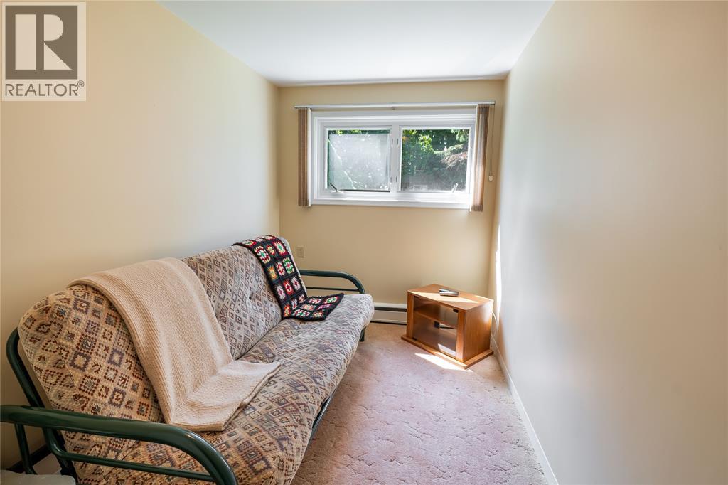 572 Highbury Park, Sarnia, Ontario  N7V 2J9 - Photo 21 - 26010403