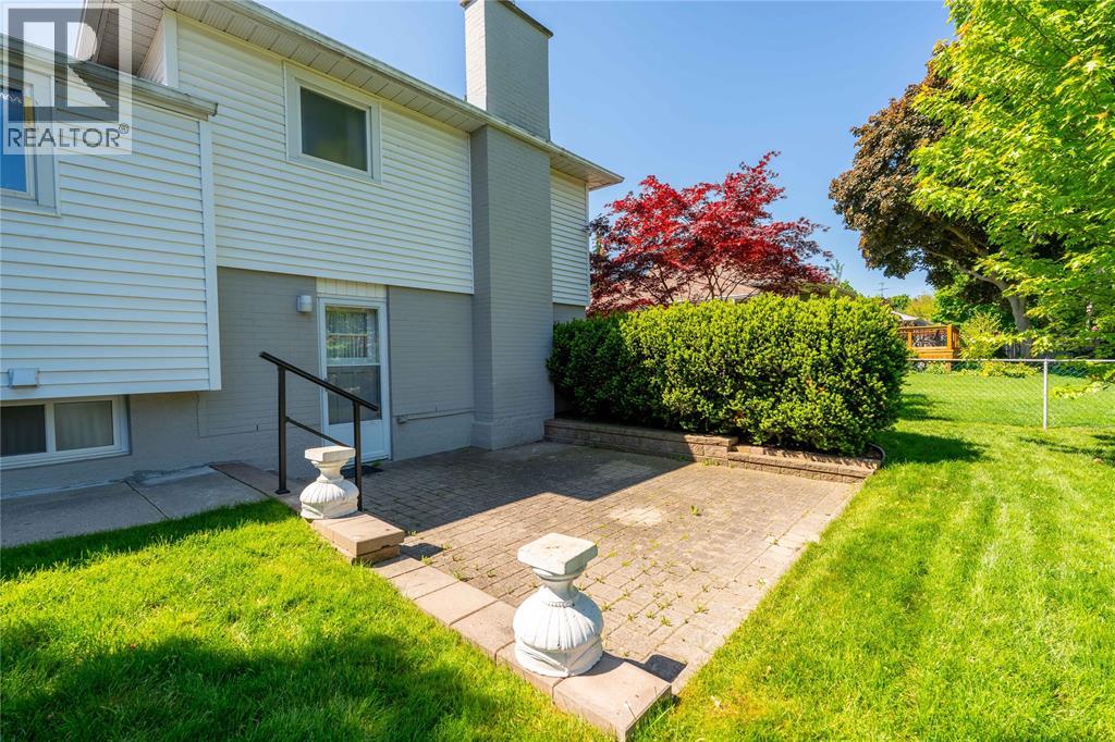 572 Highbury Park, Sarnia, Ontario  N7V 2J9 - Photo 27 - 26010403
