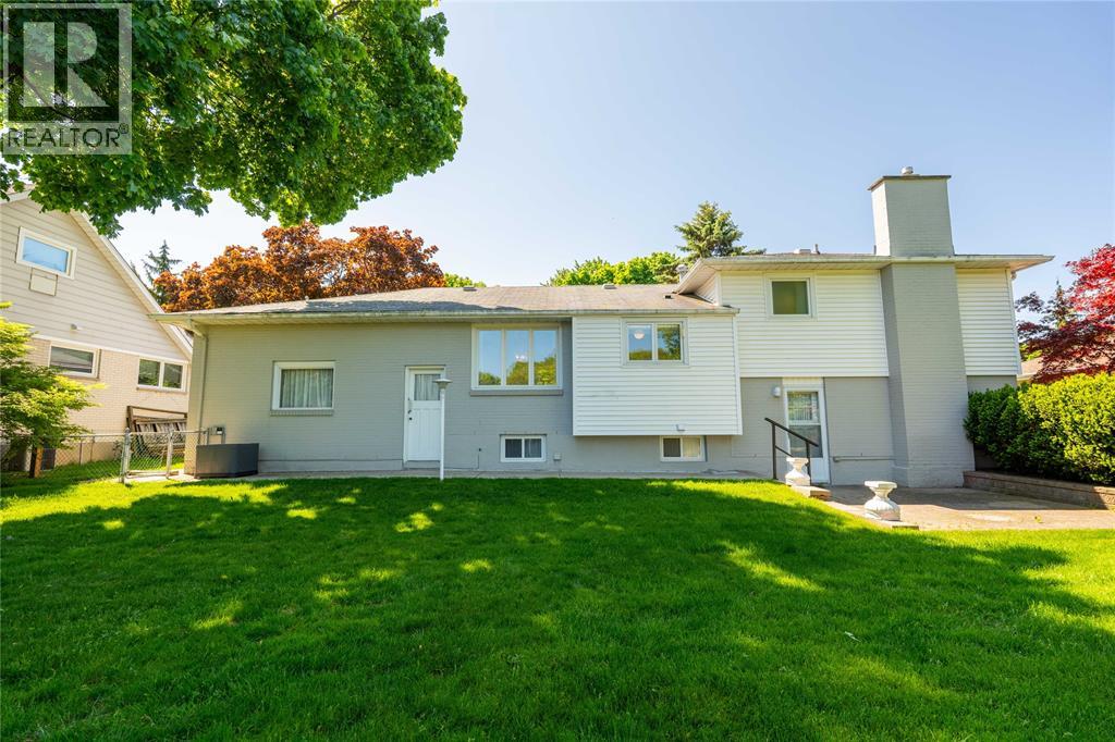 572 Highbury Park, Sarnia, Ontario  N7V 2J9 - Photo 31 - 26010403