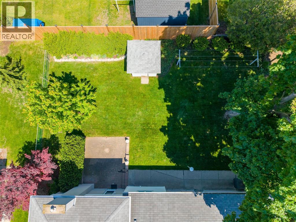 572 Highbury Park, Sarnia, Ontario  N7V 2J9 - Photo 34 - 26010403