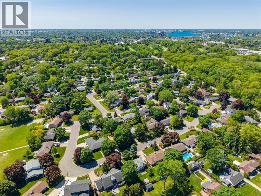 572 Highbury Park, Sarnia, Ontario  N7V 2J9 - Photo 39 - 26010403