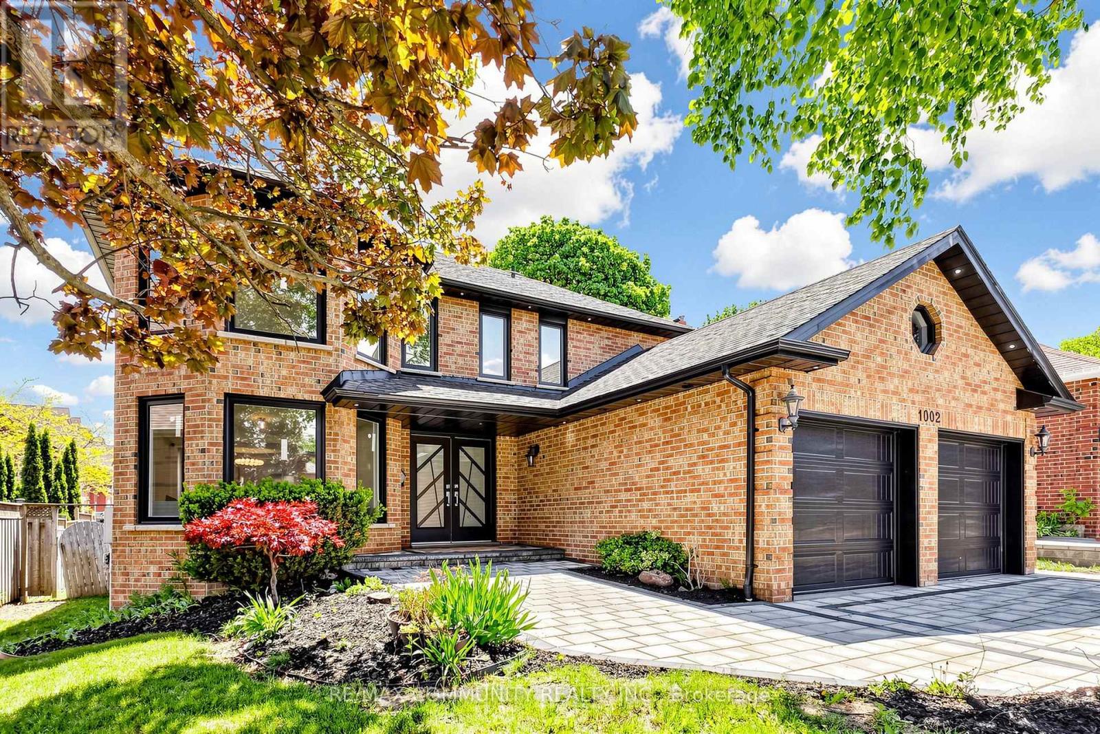 1002 Riverview Crescent, Pickering, Ontario  L1V 4M5 - Photo 3 - E13213452