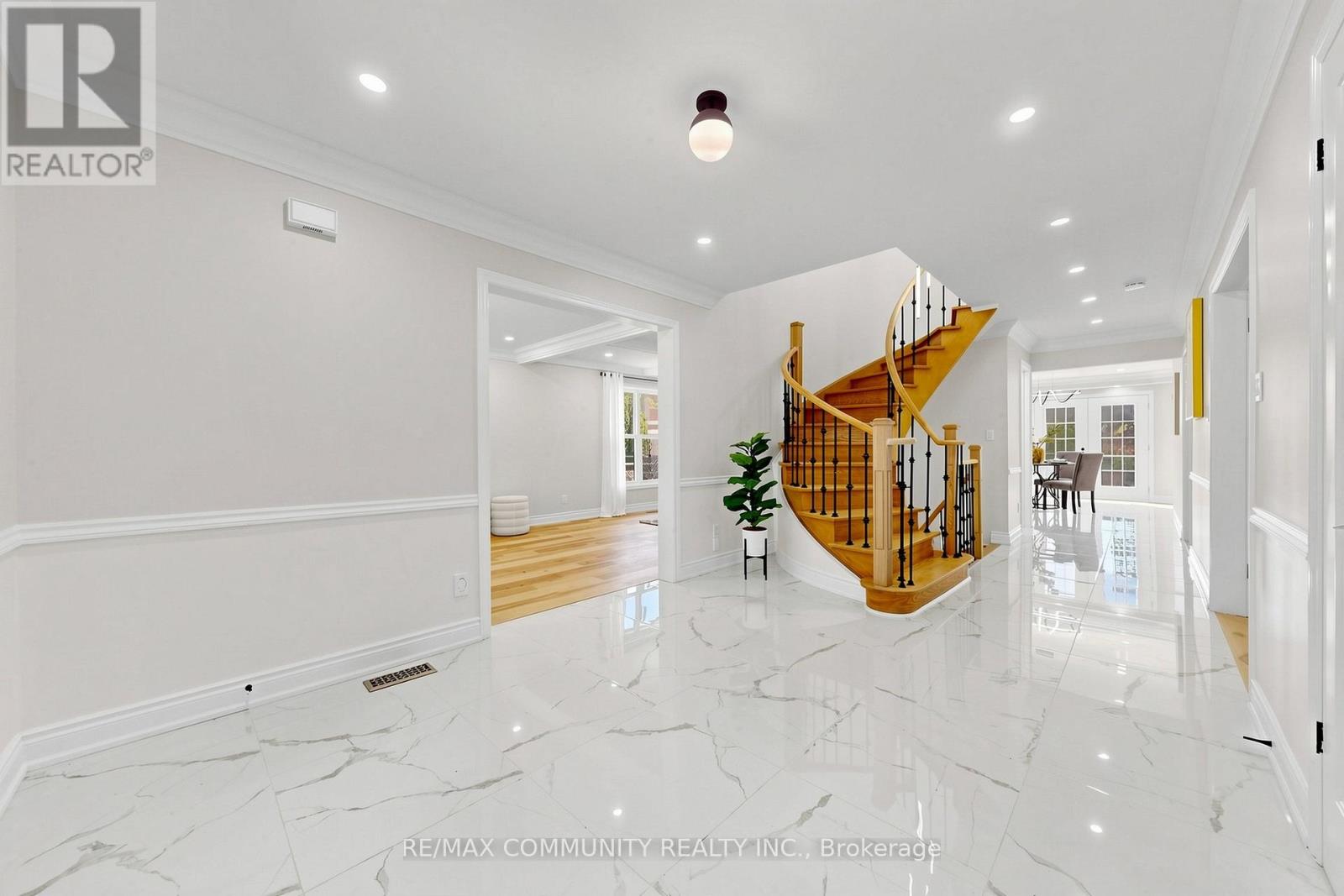 1002 Riverview Crescent, Pickering, Ontario  L1V 4M5 - Photo 6 - E13213452