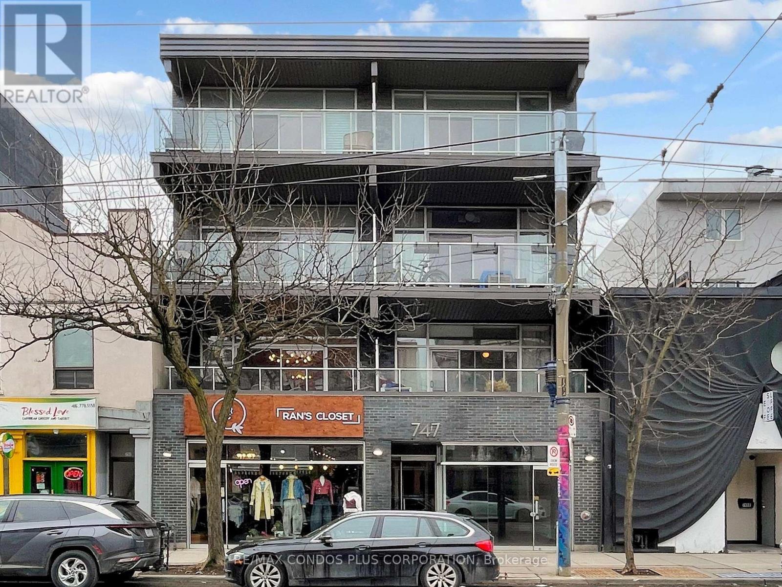 201 - 747 Queen Street E, Toronto, Ontario  M4M 1H3 - Photo 2 - E13213558