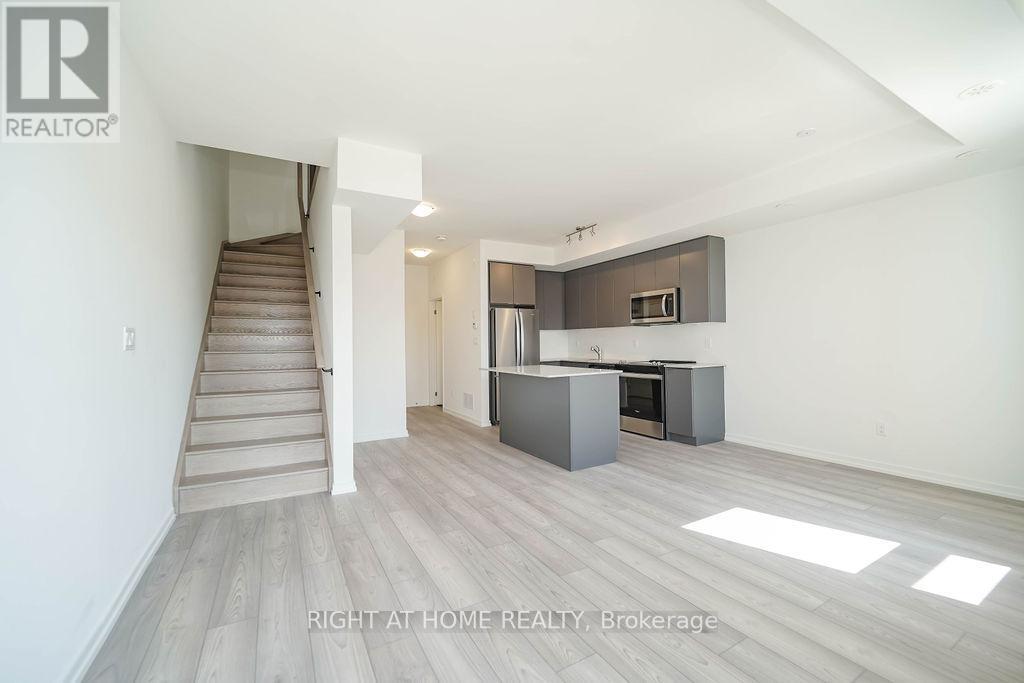 11 - 11 Lytham Green Circle, Newmarket, Ontario  L3Y 0H3 - Photo 16 - N13213550